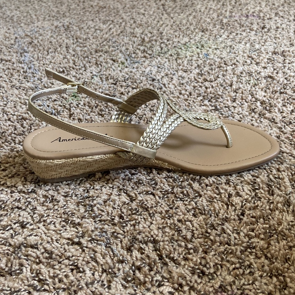 Sandals - Picture 2 of 3
